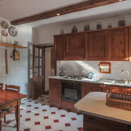 Serafella Villa